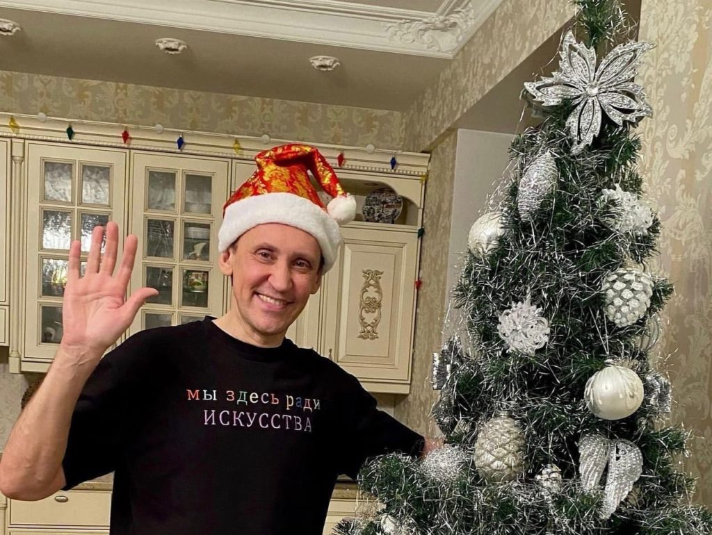 «Что с ним?»: фото похудевшего до неузнаваемости Сергея Дроботенко напугало россиян