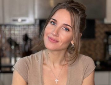 «Хирург поработал?»: миниатюрная Юлия Ковальчук сверкнула роскошным декольте